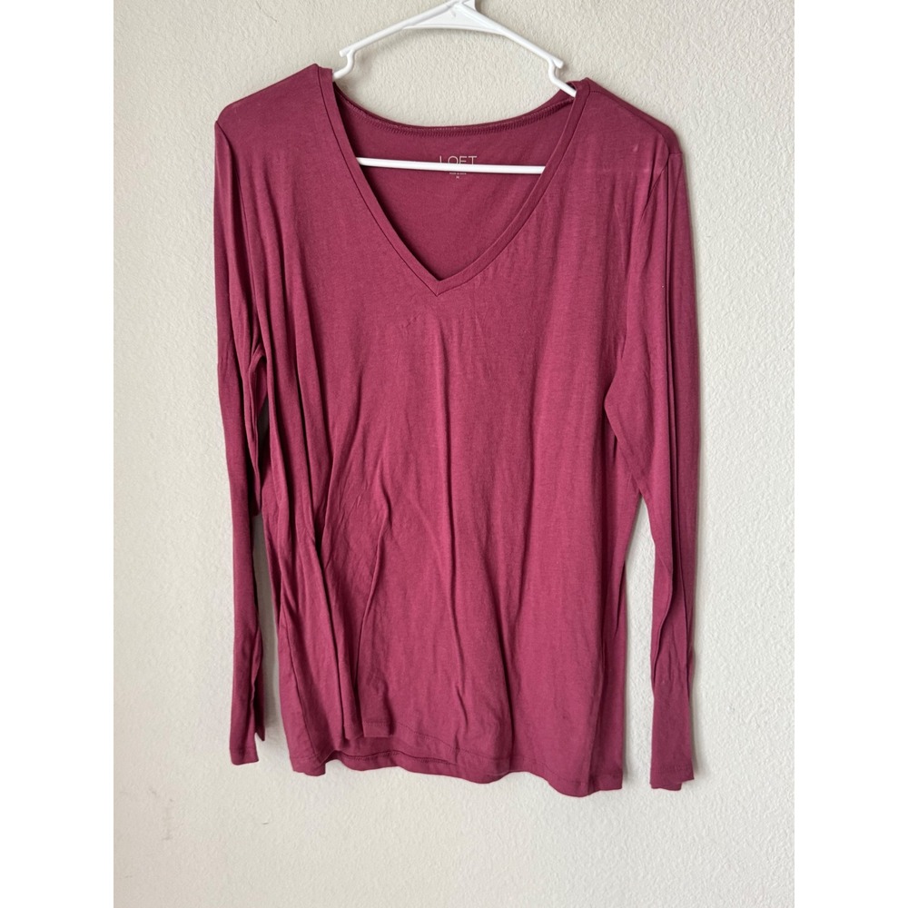Loft Outlet Womens Medium Berry Pink V-Neck Long Sleeve Tee Shirt Solid Basic